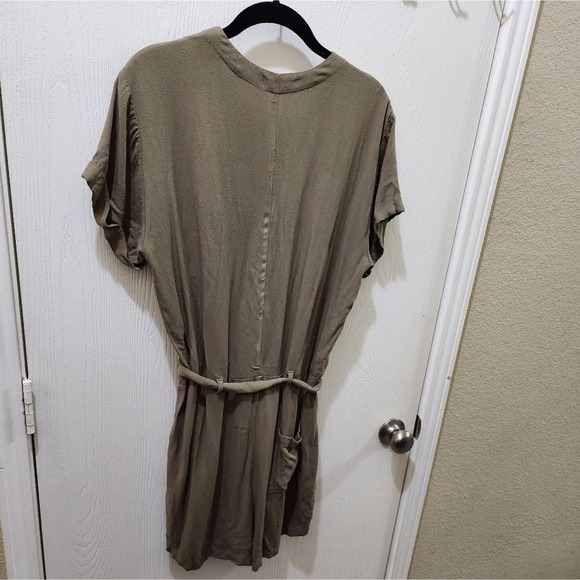 Staccato olive green super soft romper‎ size medium - Picture 4 of 5